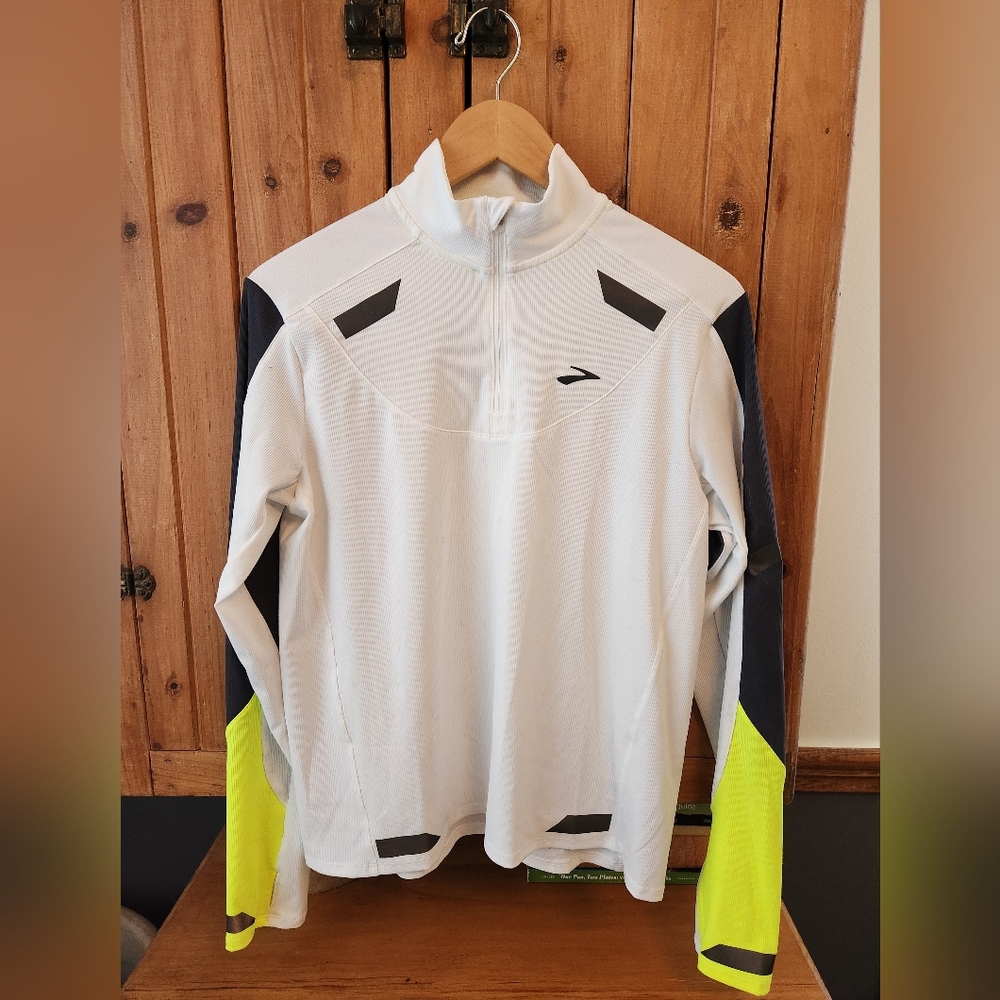 Brooks Long Sleeve running top